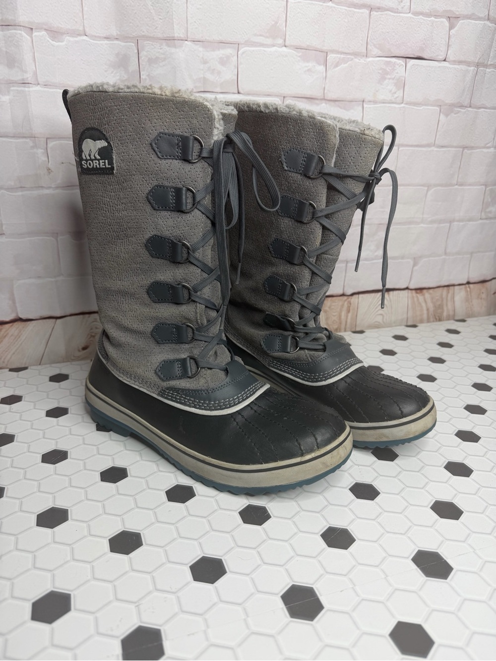 Sorel Winter Carnival Tall‎ Boots Women’s Size 9.5 Gray Waterproof Snow Boots